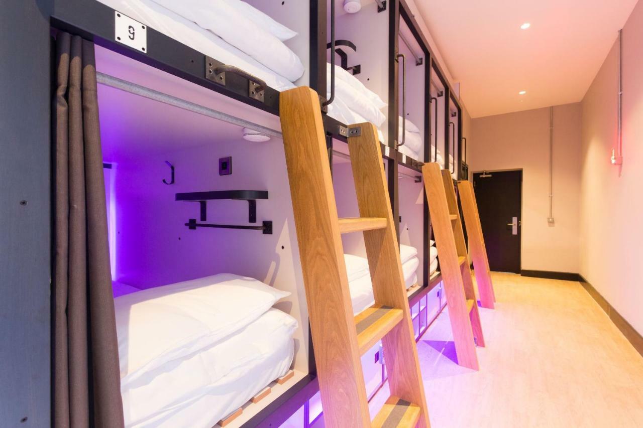 Kapsel in einem Schlafsaal für Frauen mit 10 Betten
